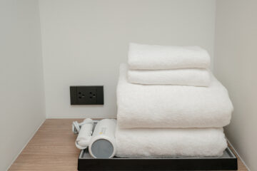 CHIMPANZEE POD (DELUXE ROOM DOUBLE OR TWIN BED)