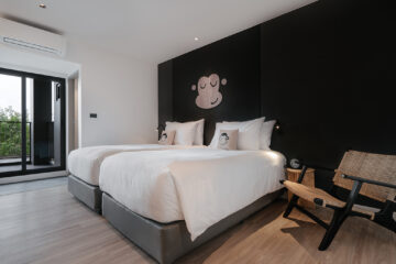 CHIMPANZEE POD (DELUXE ROOM DOUBLE OR TWIN BED)